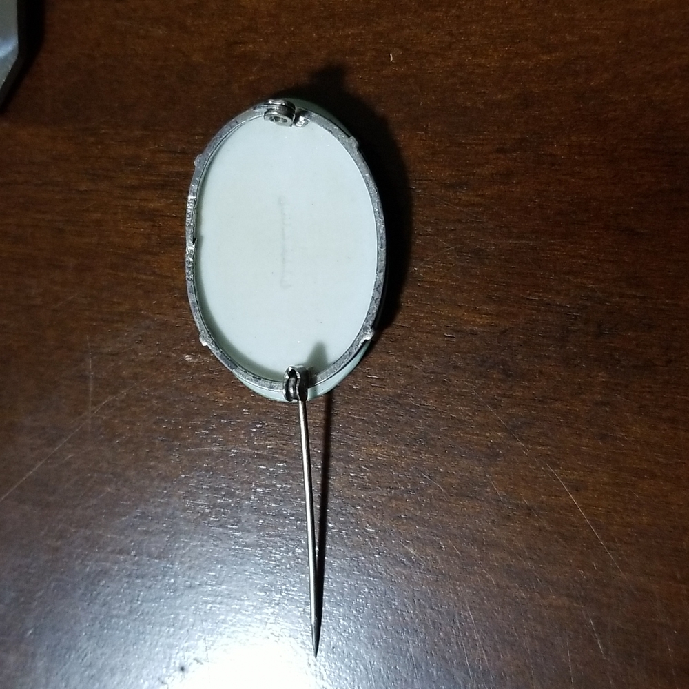 Wedgwood Antique Jasperware Dip Green Brooch - Picture 4 of 9